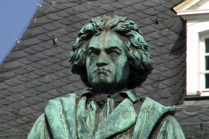 Beethoven-Büste auf dem Bonner Münsterplatz