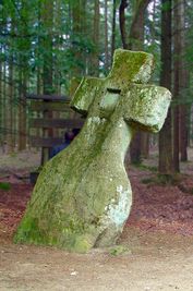 Das Fraubillenkreuz ist ein 5000 Jahre alter Menhir