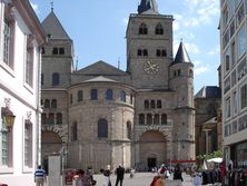 Trierer Dom vom Hauptmarkt aus gesehen
