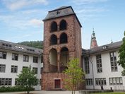 Hexenturm im Innenhof der Neuen Universität