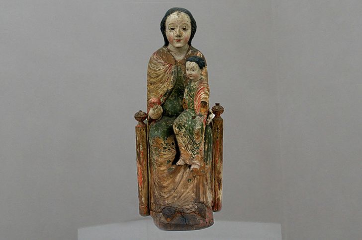 KOLUMBA – Kunstmuseum Köln – Pingsdorfer Madonna – frühromanische Madonnenfigur aus dem 12. Jahrhundert