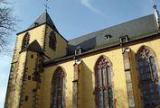 Schleiden – Fassade der gotischen Kirche mit dem sehenswertem Innenraum