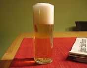 Kölsch – das Bier der Kölner frisch auf den Tisch
