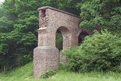 Römische Eifelwasserleitung - rekonstruiertes Aquädukt bei Mechernich-Vussem