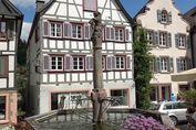 Schiltach – Brunnen aus dem 18. Jahrhundert auf dem Marktplatz