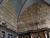 Blick in die Goldene Kammer in der romanischen Kirche St. Ursula in Köln
