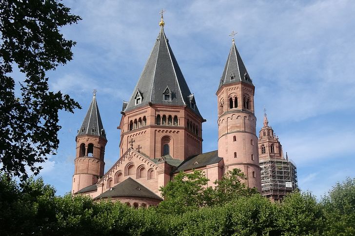 Mainzer Dom mit Blick auf den Ostchor